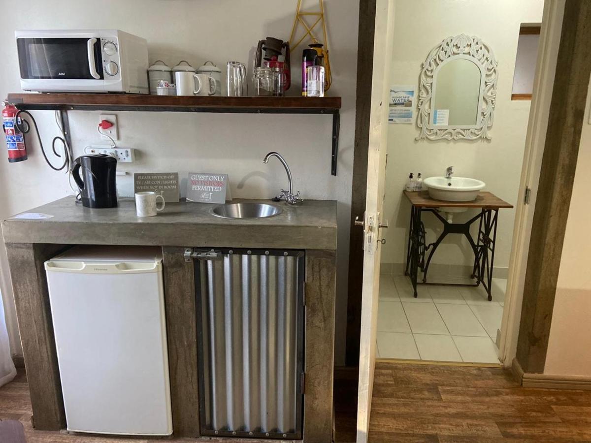Cape Karoo Guesthouse Beaufort West Eksteriør billede